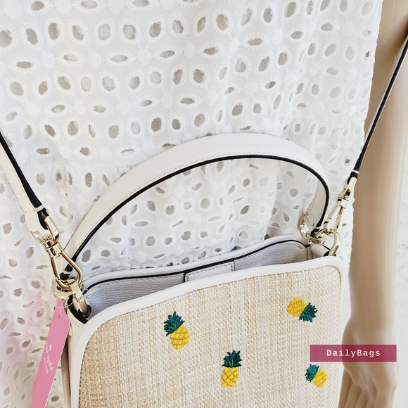 BEAUTIFUL KATE SPADE NWT PARCHMENT SMALL BUCKET EMBROIDERED STRAW CROSSBODY - Picture 7 of 9